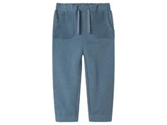 Blå sweatbukser med lommer og bindebånd fra name It 13243344 blue mirage